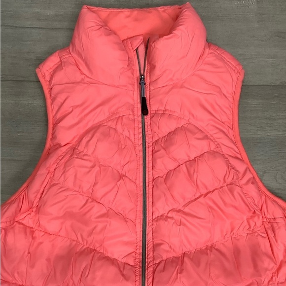 Women’s Tangerine Small 4 - 6 Vest Jacket Coat Peach Sleeveless Packable Stretch - Picture 4 of 9